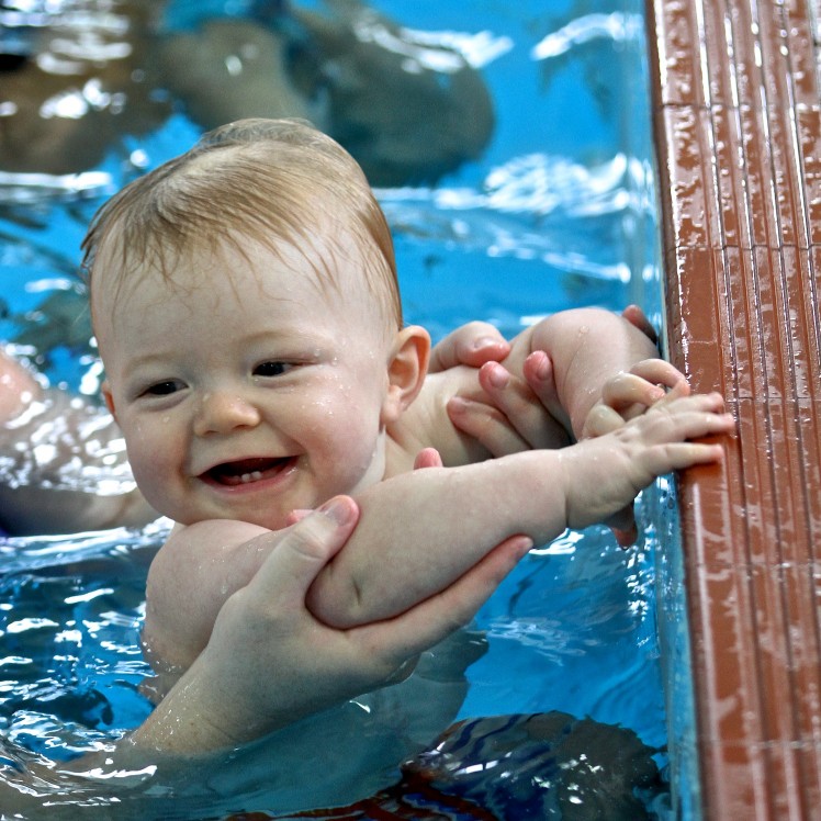 infant swimming age